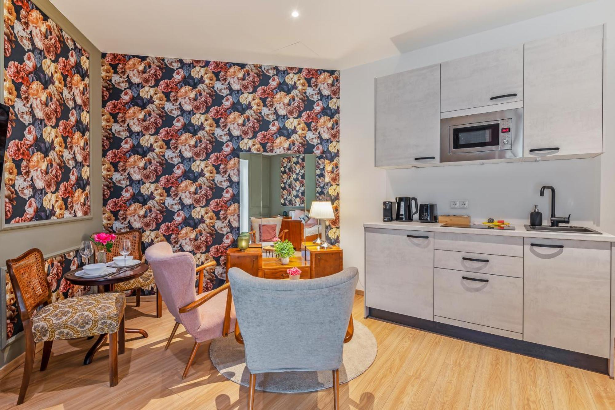 Stylish Flower Power Studio - Close To City Center & Public Transport - Ac & Wifi 维也纳 外观 照片
