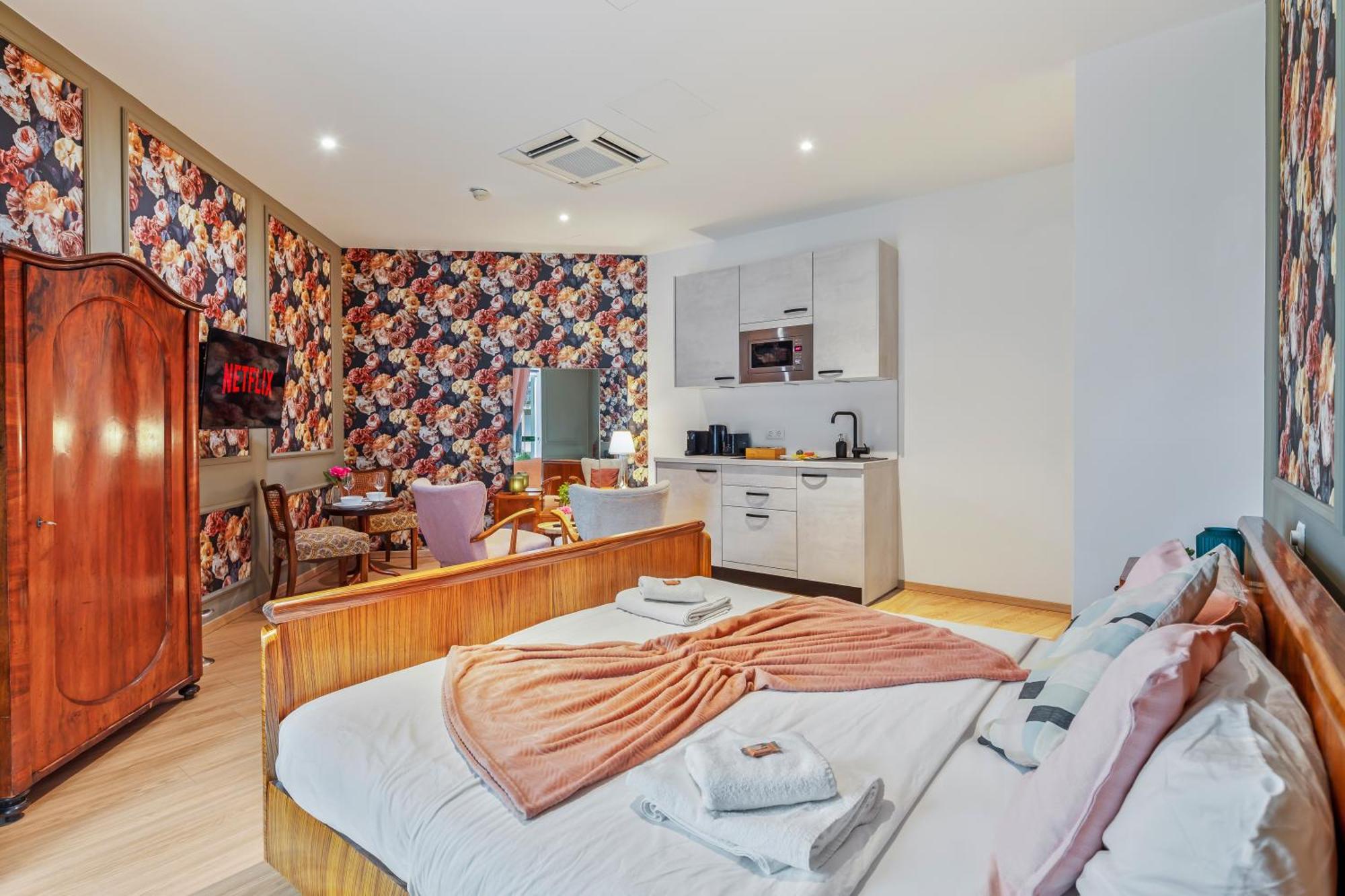 Stylish Flower Power Studio - Close To City Center & Public Transport - Ac & Wifi 维也纳 外观 照片